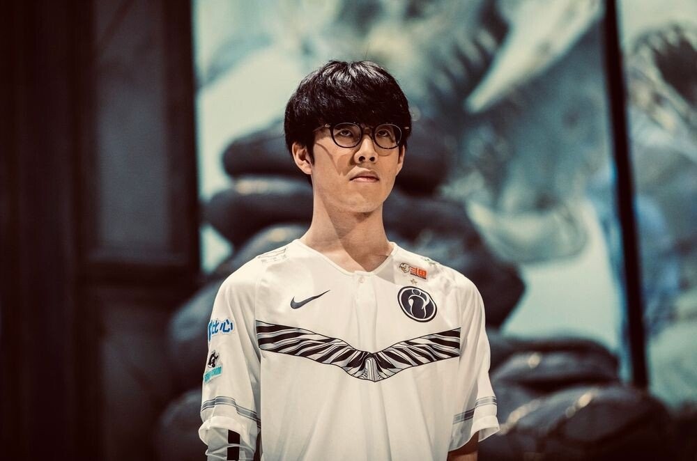 在一场充满 在一场充满