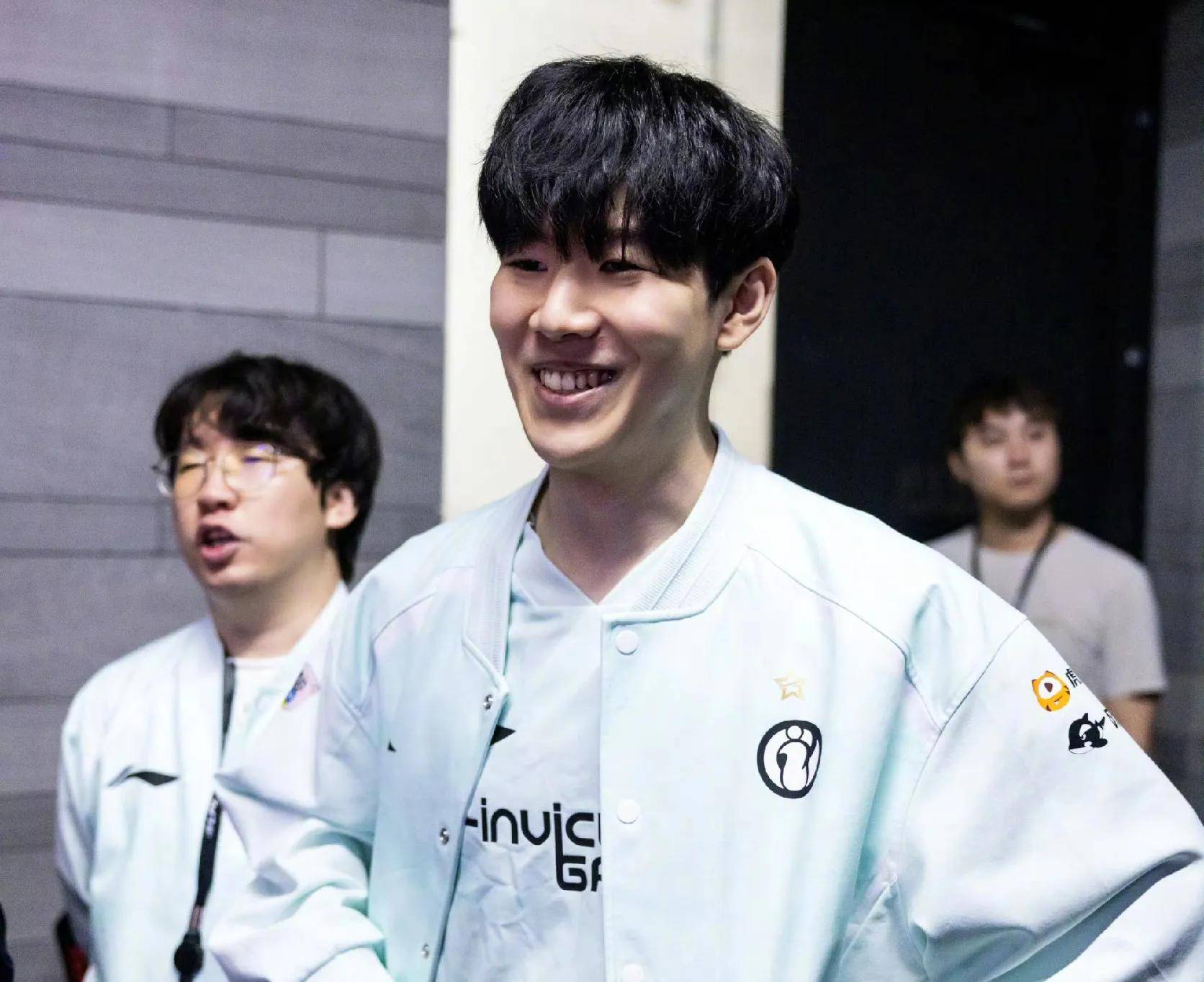 连抢三个进 连抢三个进