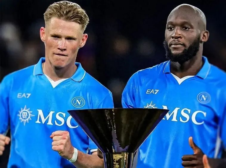 克在赛后接 克在赛后接