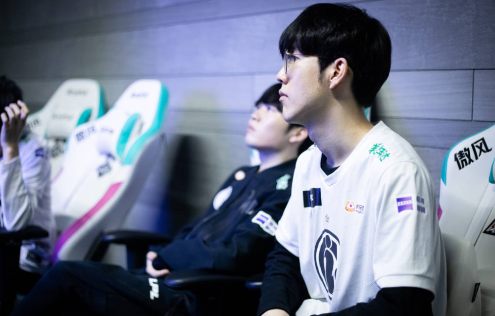 场外的影响 场外的影响